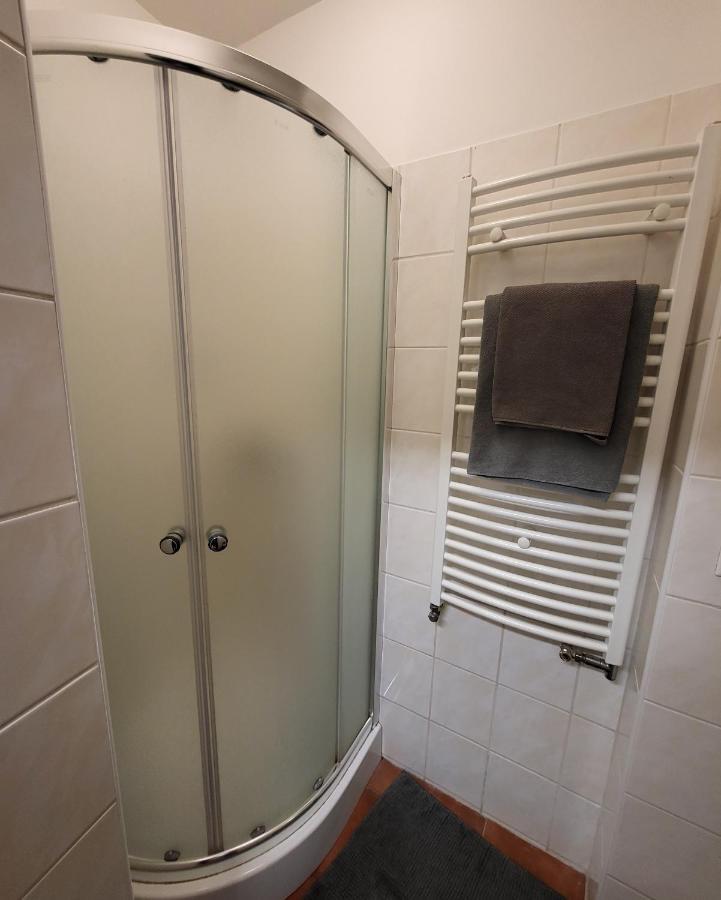 Excellent Apartments In Spa City Center 5 Min Walk From The Colonnade การ์โลวีวารี ภายนอก รูปภาพ