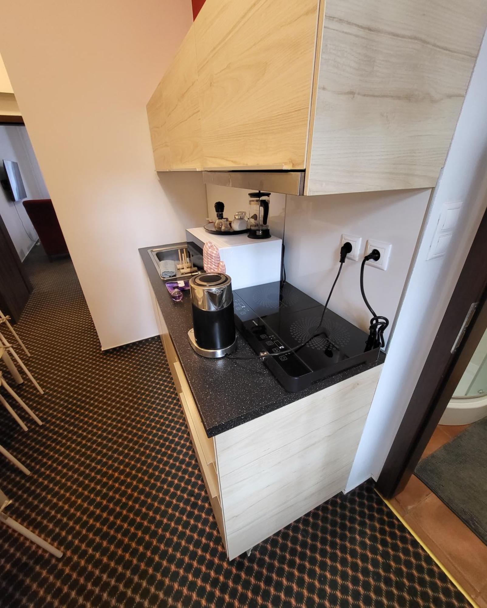 Excellent Apartments In Spa City Center 5 Min Walk From The Colonnade การ์โลวีวารี ภายนอก รูปภาพ