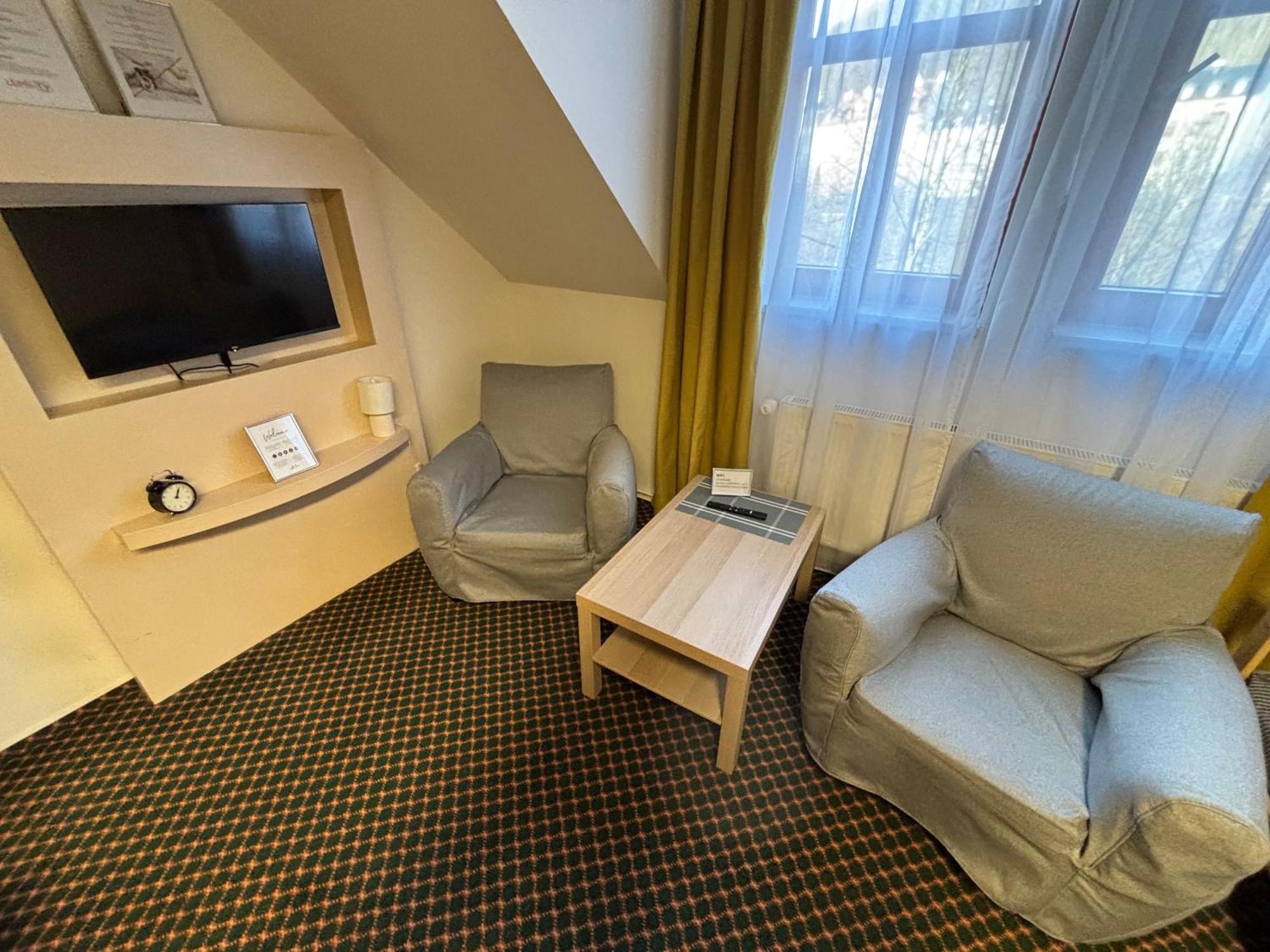 Excellent Apartments In Spa City Center 5 Min Walk From The Colonnade การ์โลวีวารี ภายนอก รูปภาพ