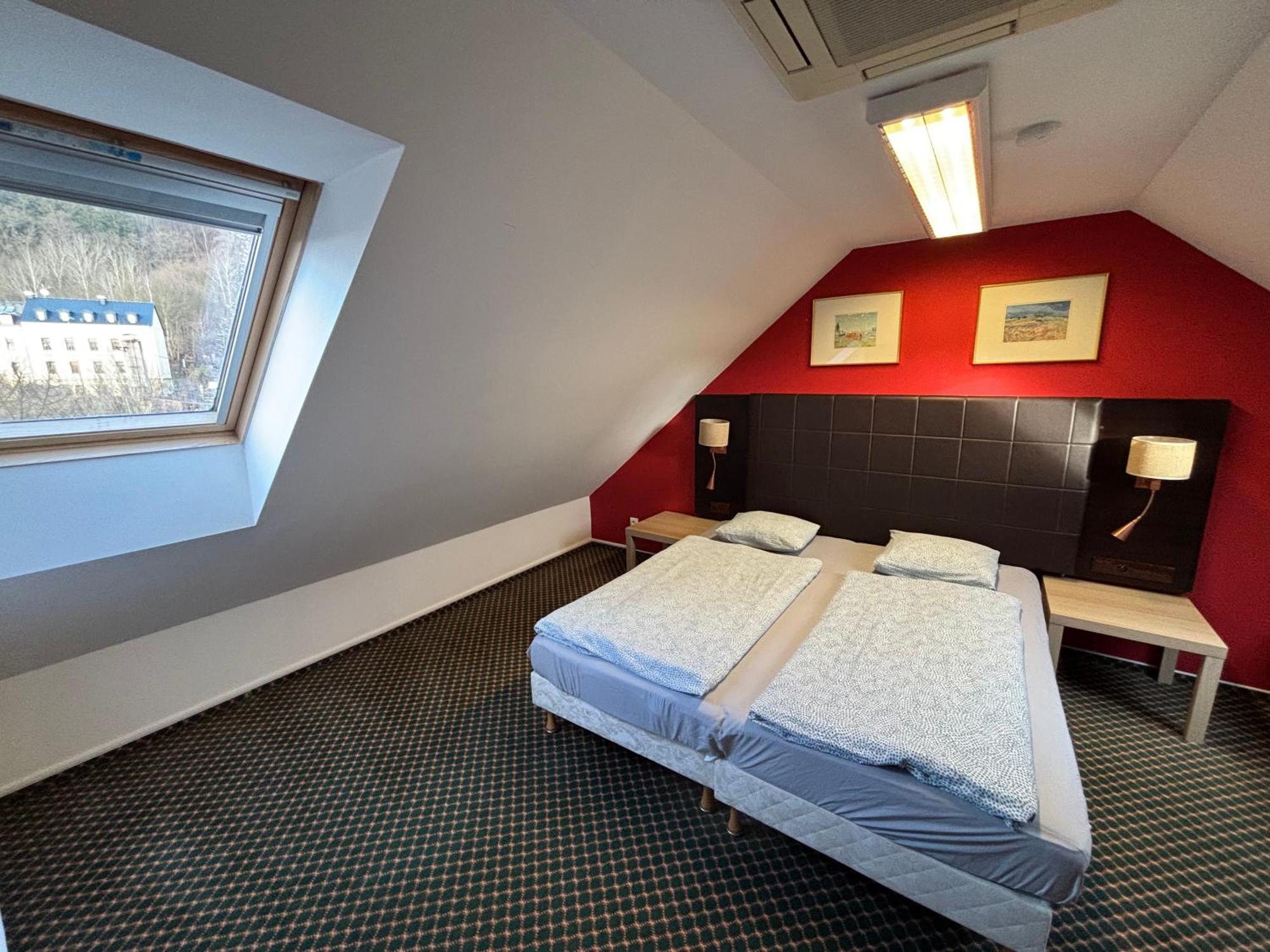 Excellent Apartments In Spa City Center 5 Min Walk From The Colonnade การ์โลวีวารี ภายนอก รูปภาพ